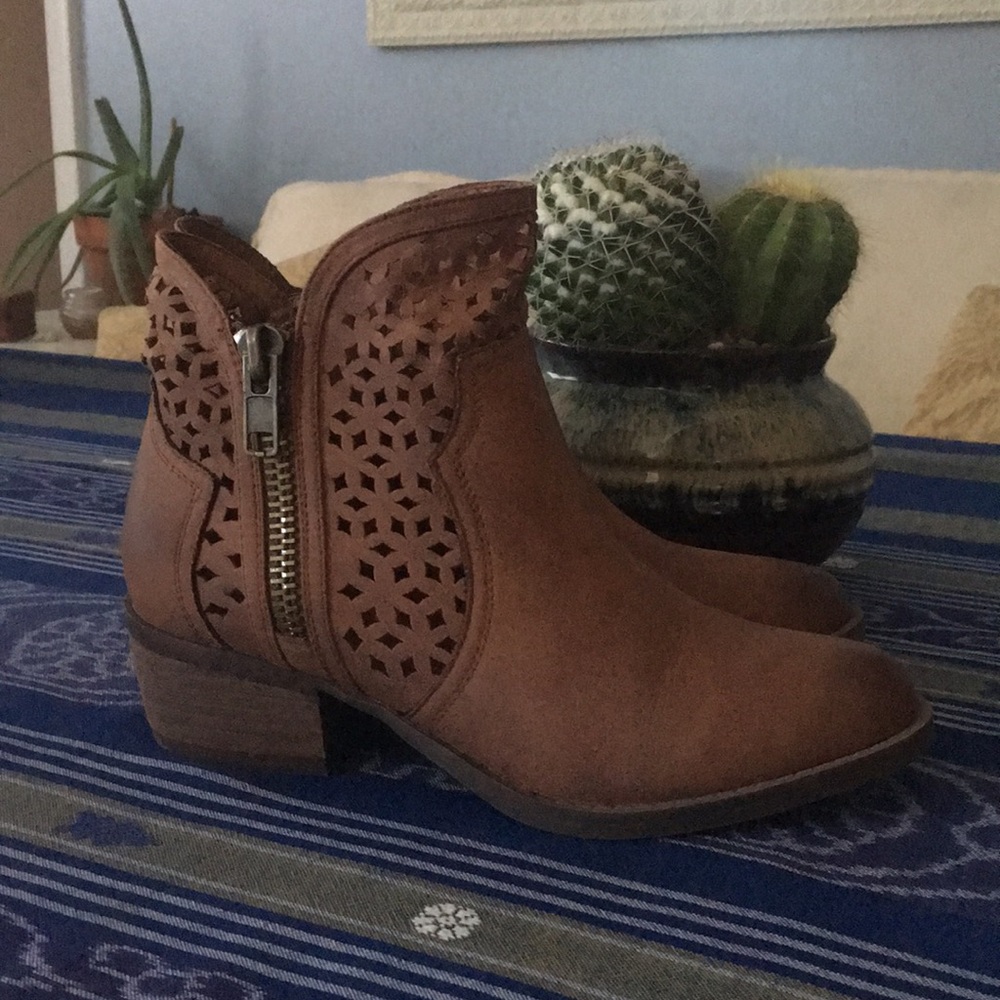 Cutout Detail Ankle Booties